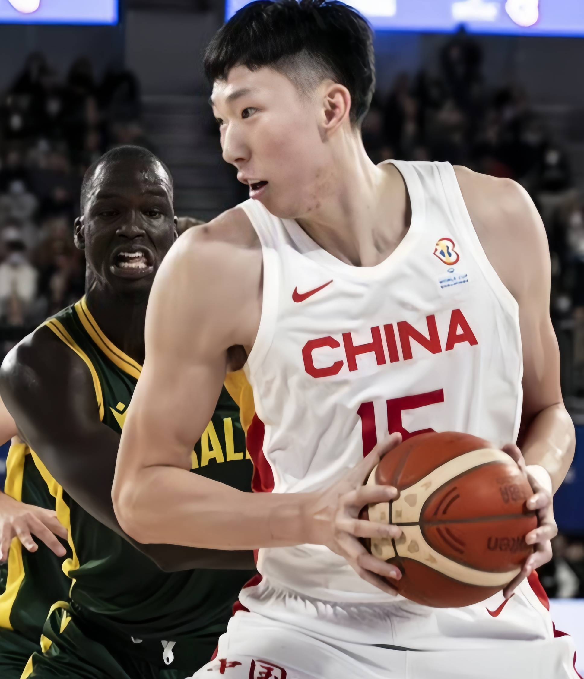 包含欧预赛：球员精气神振奋，期待胜利的词条